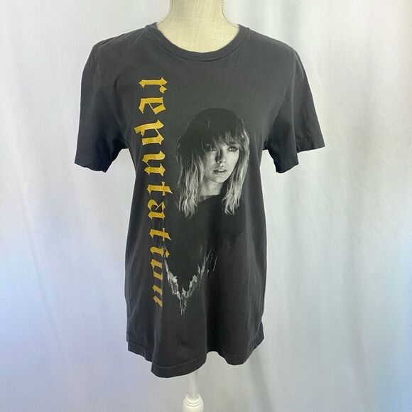 Taylor Swift 2018 Reputation Tour T-shirt Women’s Medium Gold Grey Swiftie Conce - Picture 1 of 8